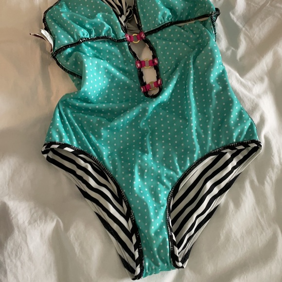 Guess bathing suit - Picture 7 of 8